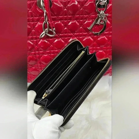 FENDI  Zip Around Black Wallet - Picture 15 of 16